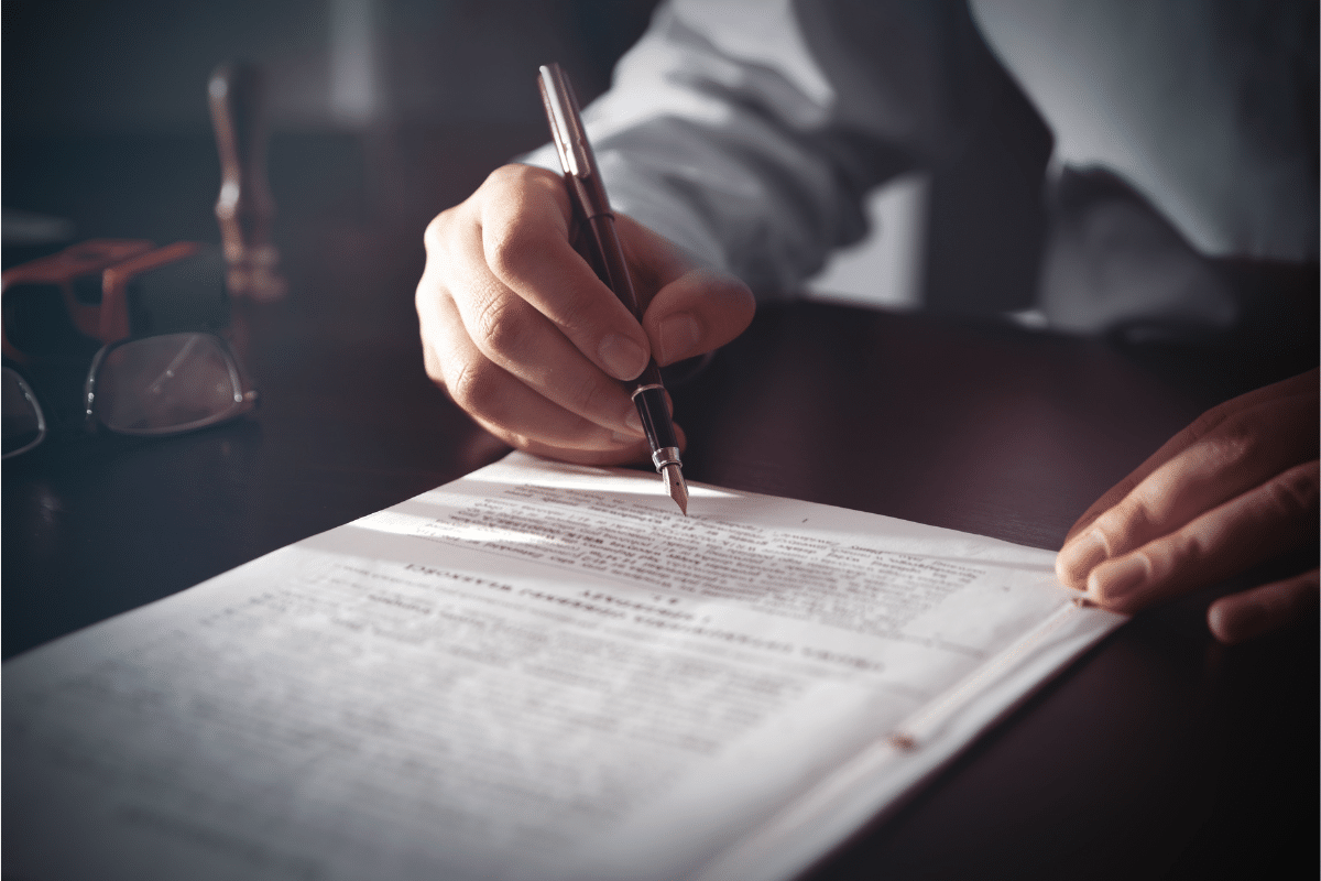 Modèle de lettre pour un notaire qui ne répond pas : réclamation efficace